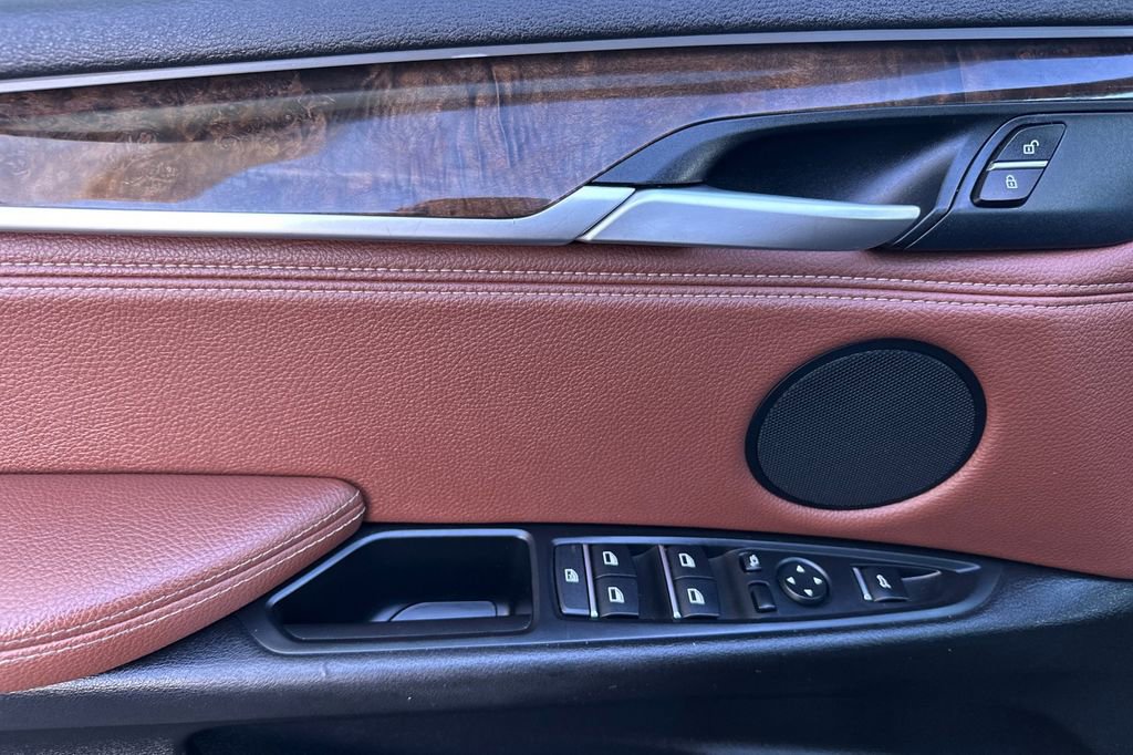 Used 2017 BMW X5 xDrive40e image 10