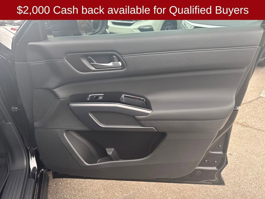 New 2026 Nissan Pathfinder SL image 45