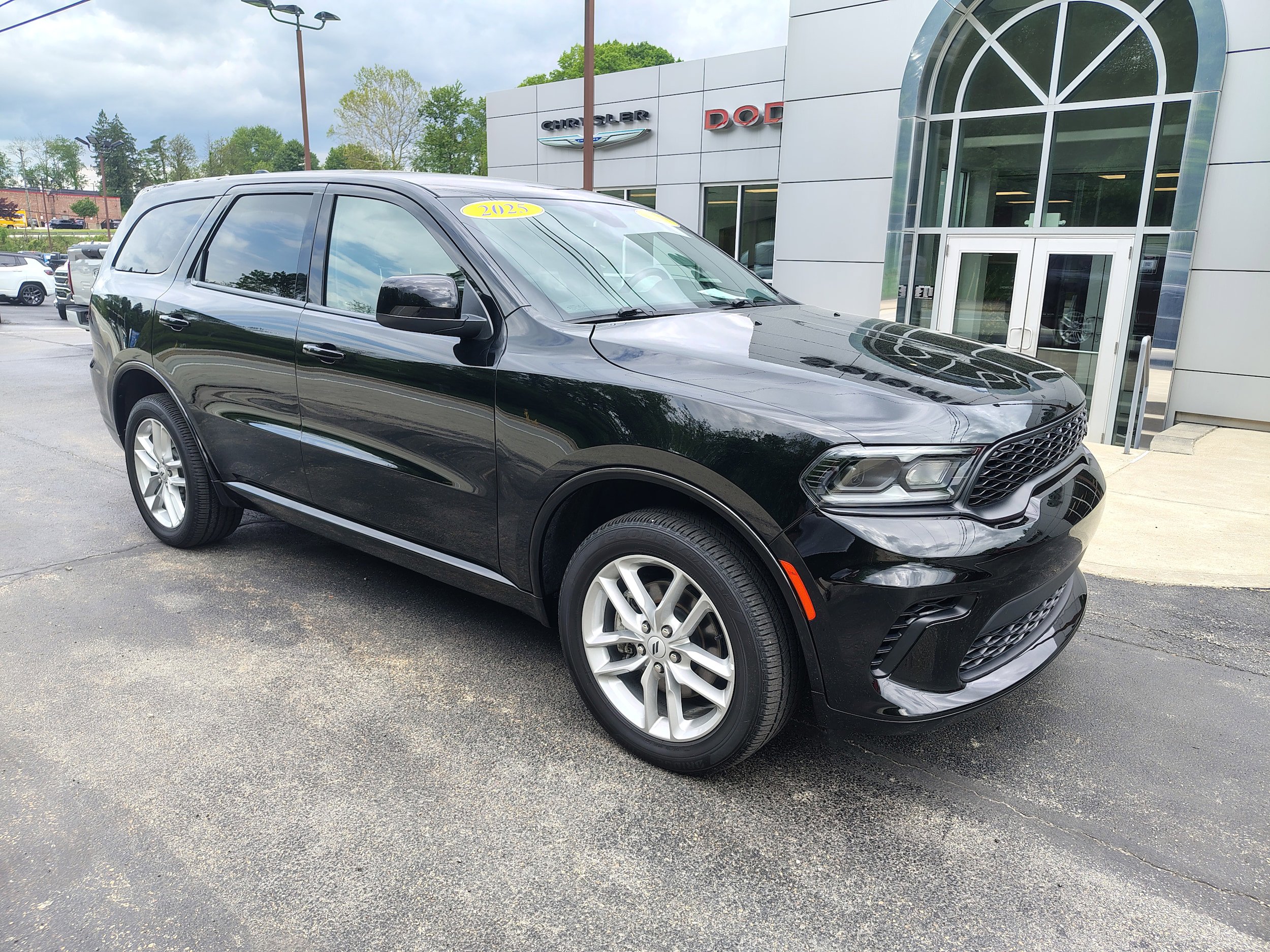 Certified 2025 Dodge Durango GT AWD/4WD image 2