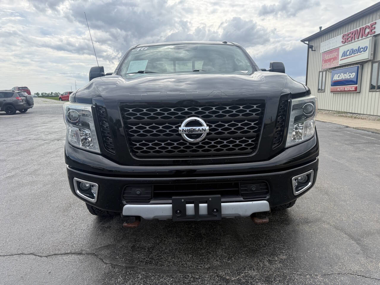 Used 2016 Nissan Titan PRO-4X AWD/4WD image 3