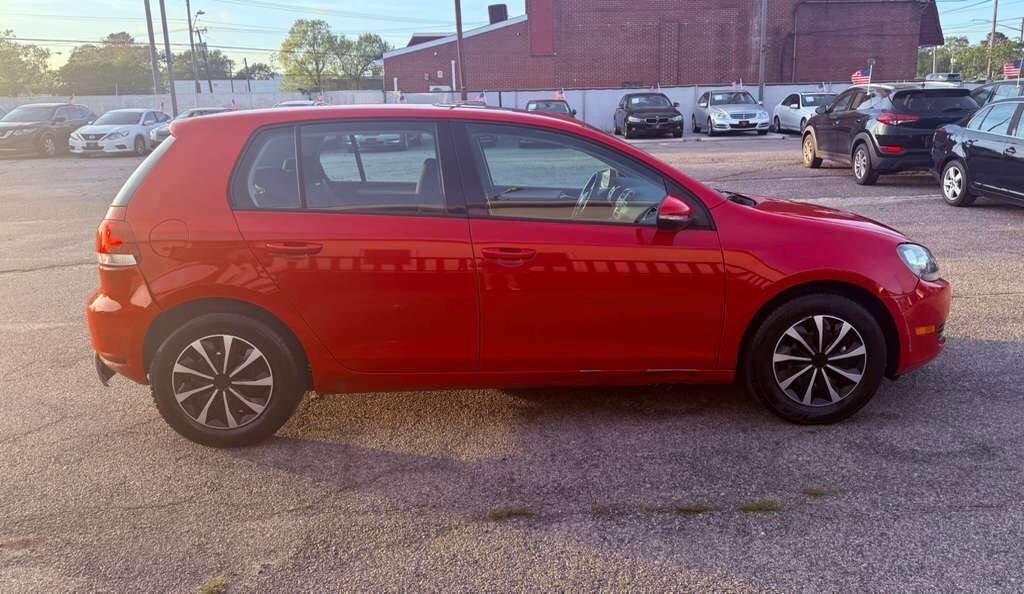 Used 2010 Volkswagen Golf 4-Door image 5