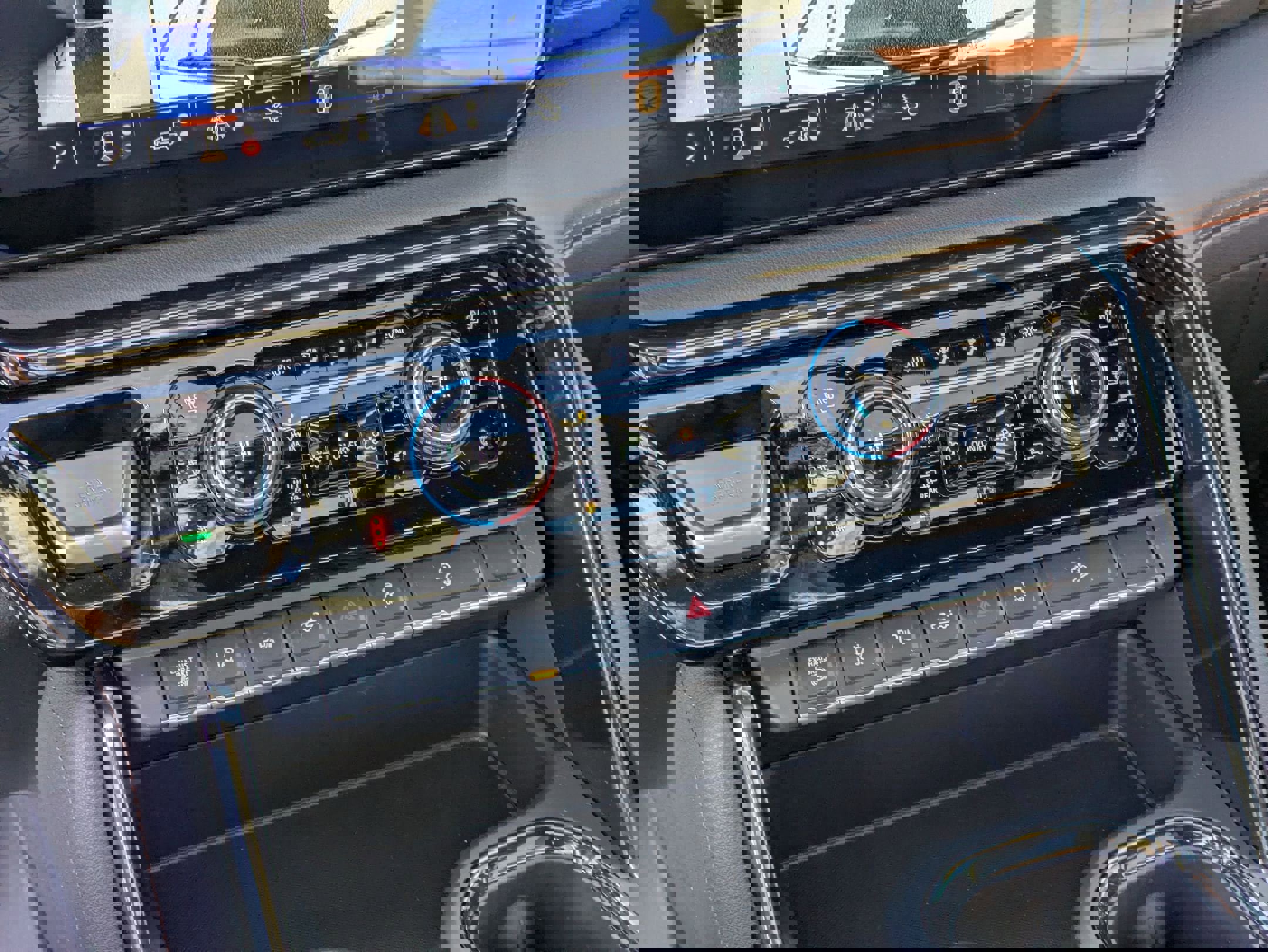 Used 2024 GMC Sierra 2500 AT4 w/ AT4 Premium Plus Package image 24