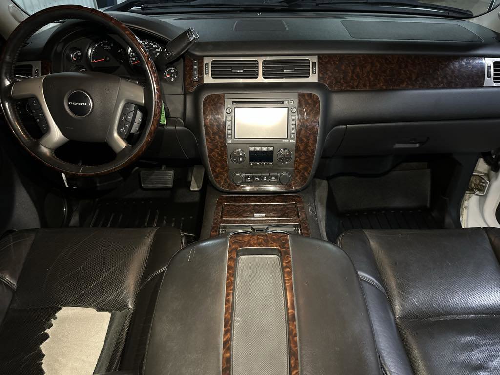 Used 2014 GMC Sierra 2500 Denali w/ Suspension Package, Off-Road image 7