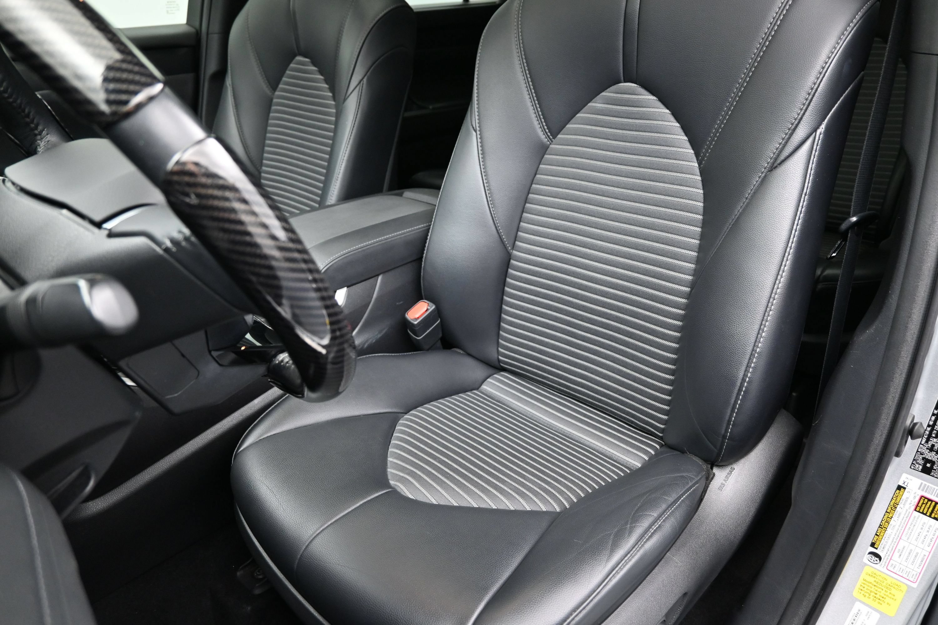 Used 2021 Toyota Highlander XSE FWD image 21