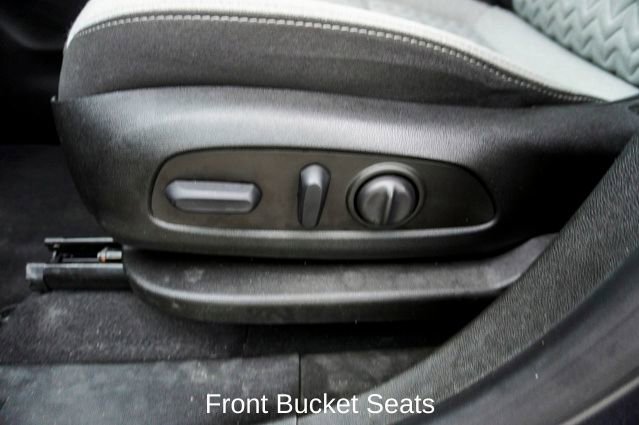 Used 2022 Chevrolet Equinox LT w/ Driver Convenience Package image 14