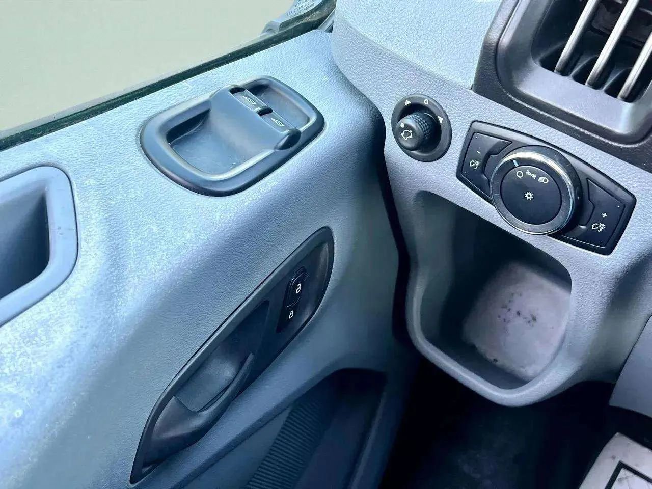 Used 2019 Ford Transit 250 130 Low Roof w/ Exterior Upgrade Package image 18