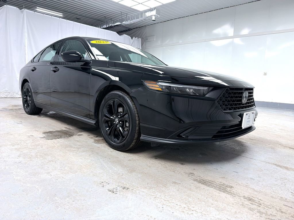 Used 2025 Honda Accord SE image 1