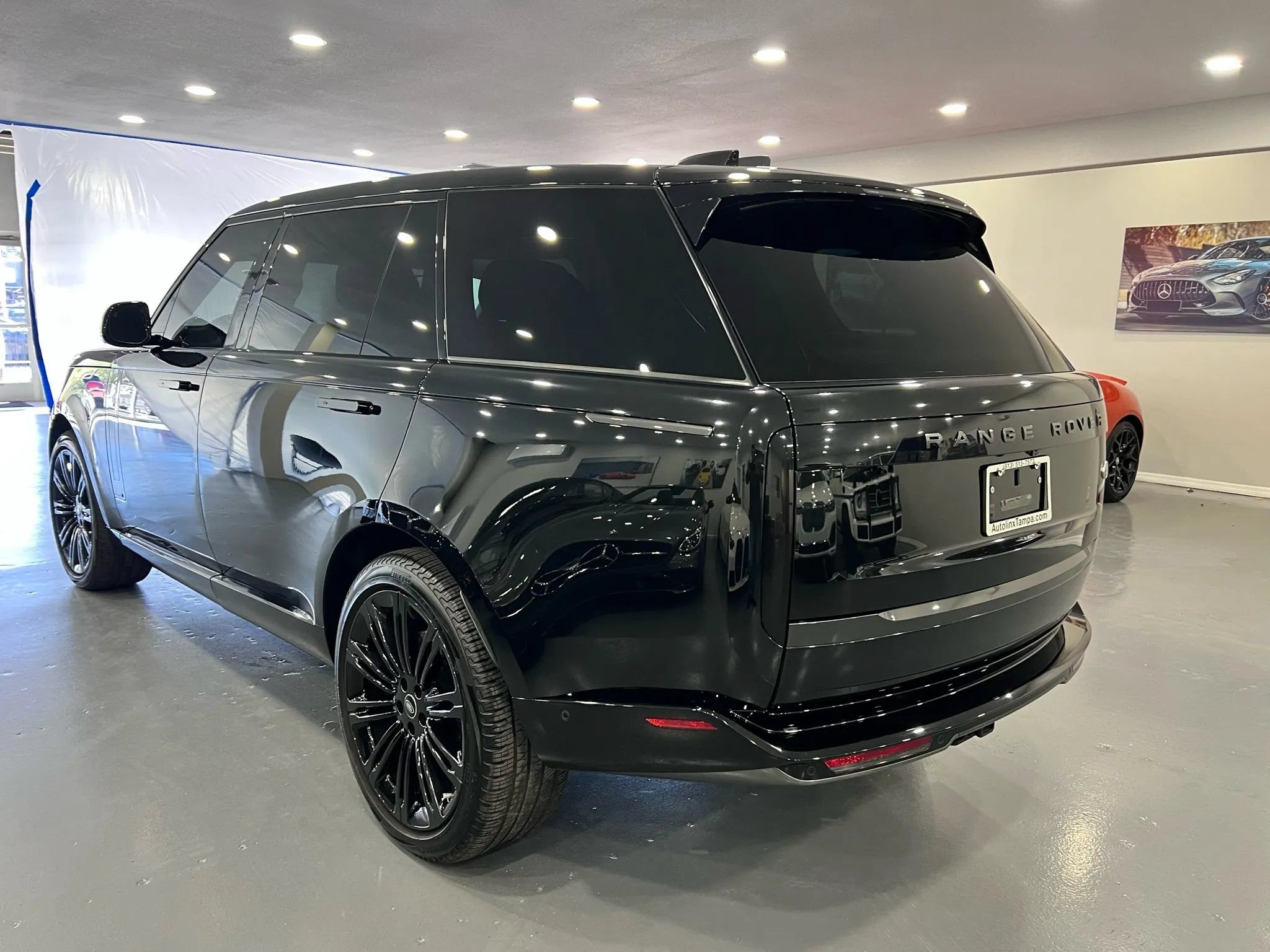 Used 2023 Land Rover Range Rover Long Wheelbase Autobiography AWD/4WD image 4