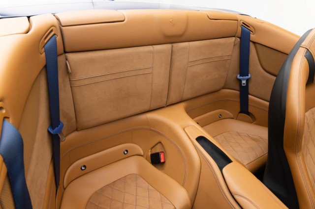 Used 2015 Ferrari California T image 38