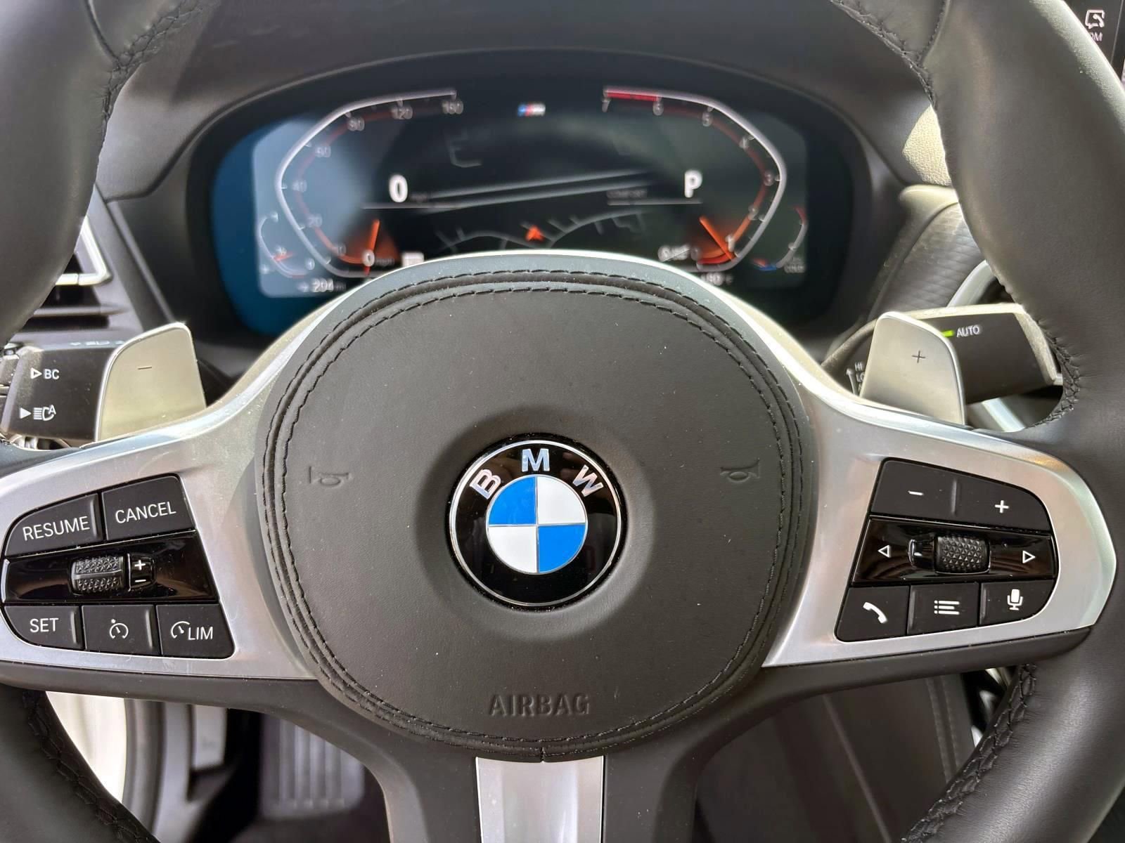 Used 2025 BMW X4 xDrive30i w/ M Sport Package AWD/4WD image 16