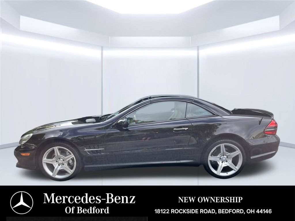 Used 2011 Mercedes-Benz SL 550 image 2