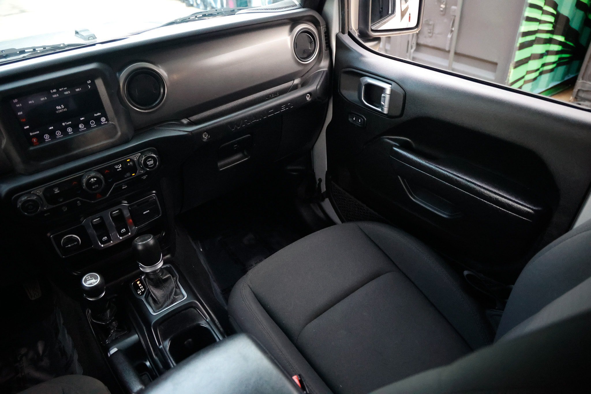 Used 2022 Jeep Wrangler Sport AWD/4WD image 24