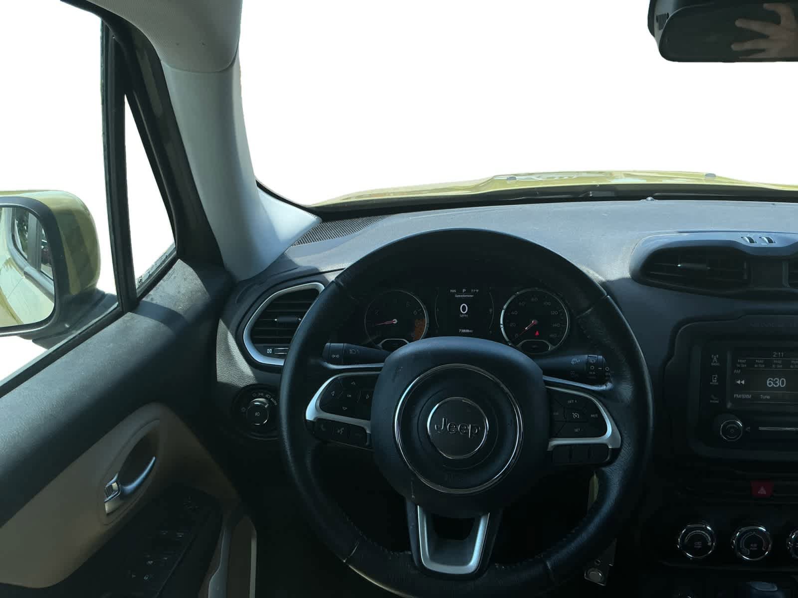 Used 2015 Jeep Renegade Latitude AWD/4WD image 12