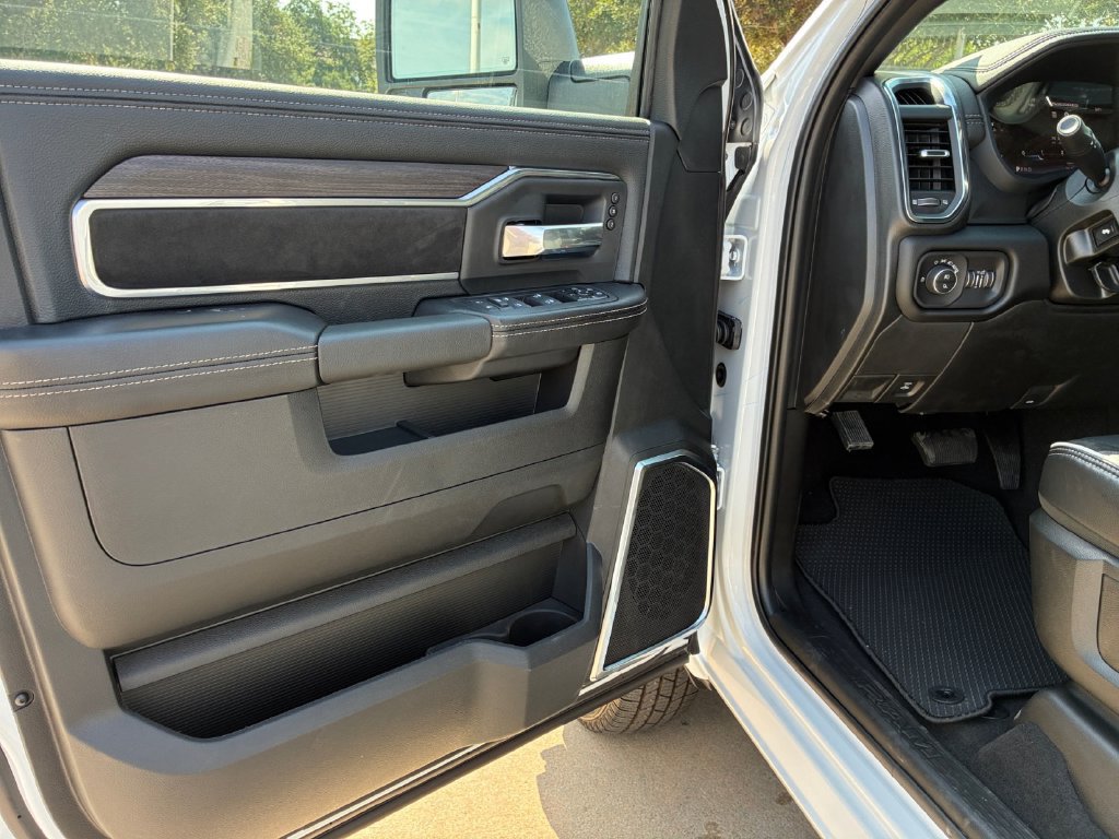 New 2027 RAM 3500 Laramie AWD/4WD image 5