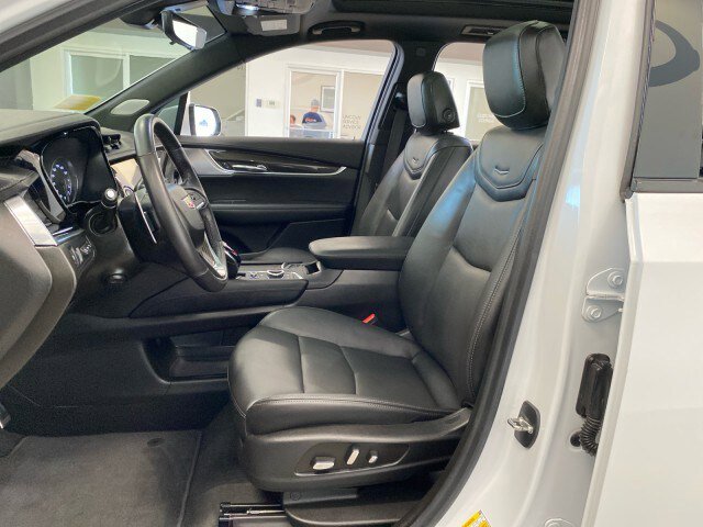 Used 2023 Cadillac XT6 Sport w/ LPO, ONYX Package AWD/4WD image 16