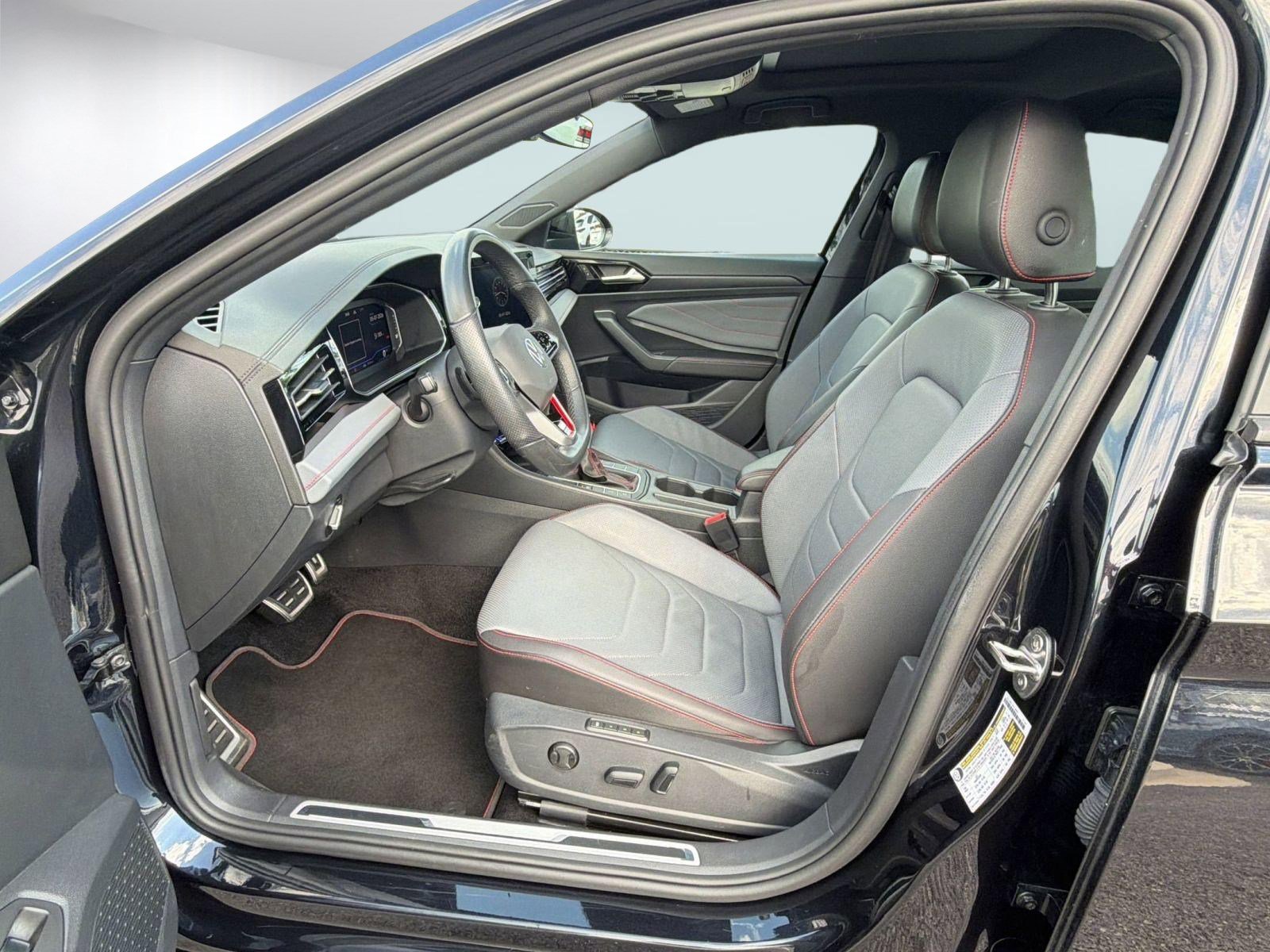 Certified 2025 Volkswagen Jetta GLI Autobahn FWD image 5