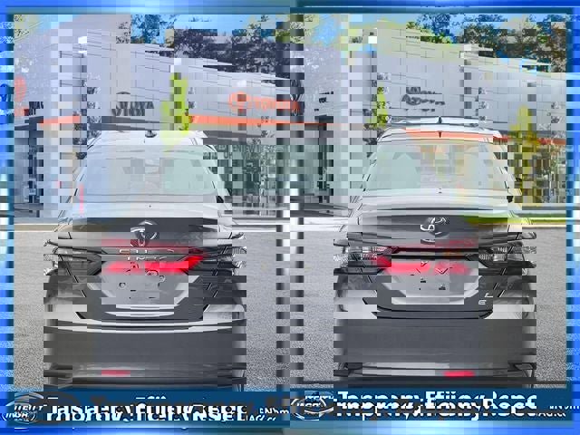 Used 2023 Toyota Camry LE image 7