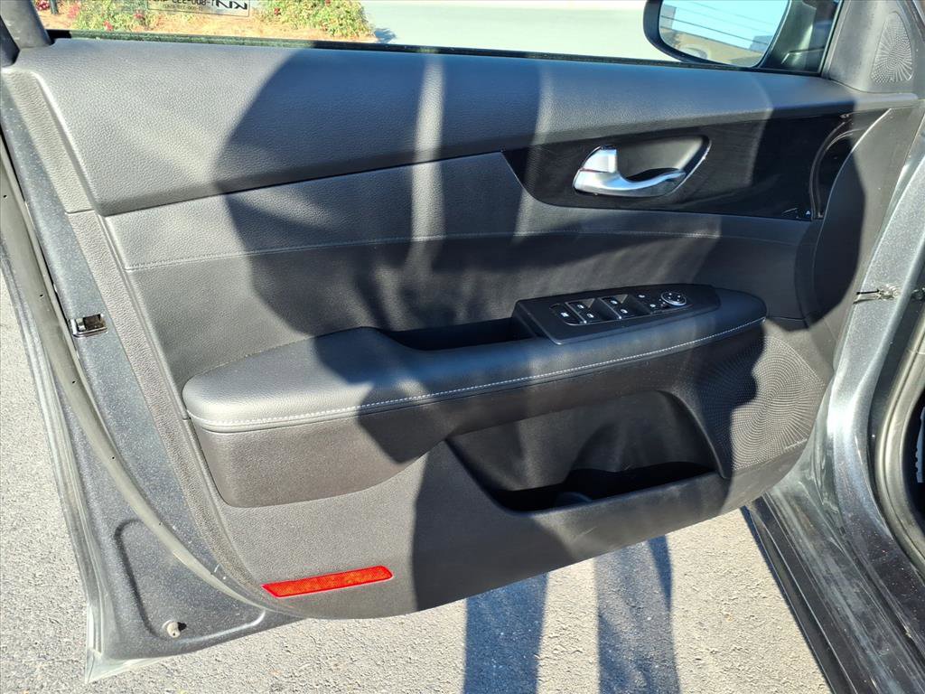 Used 2023 Kia Forte GT-Line w/ GT-Line Premium Package image 19