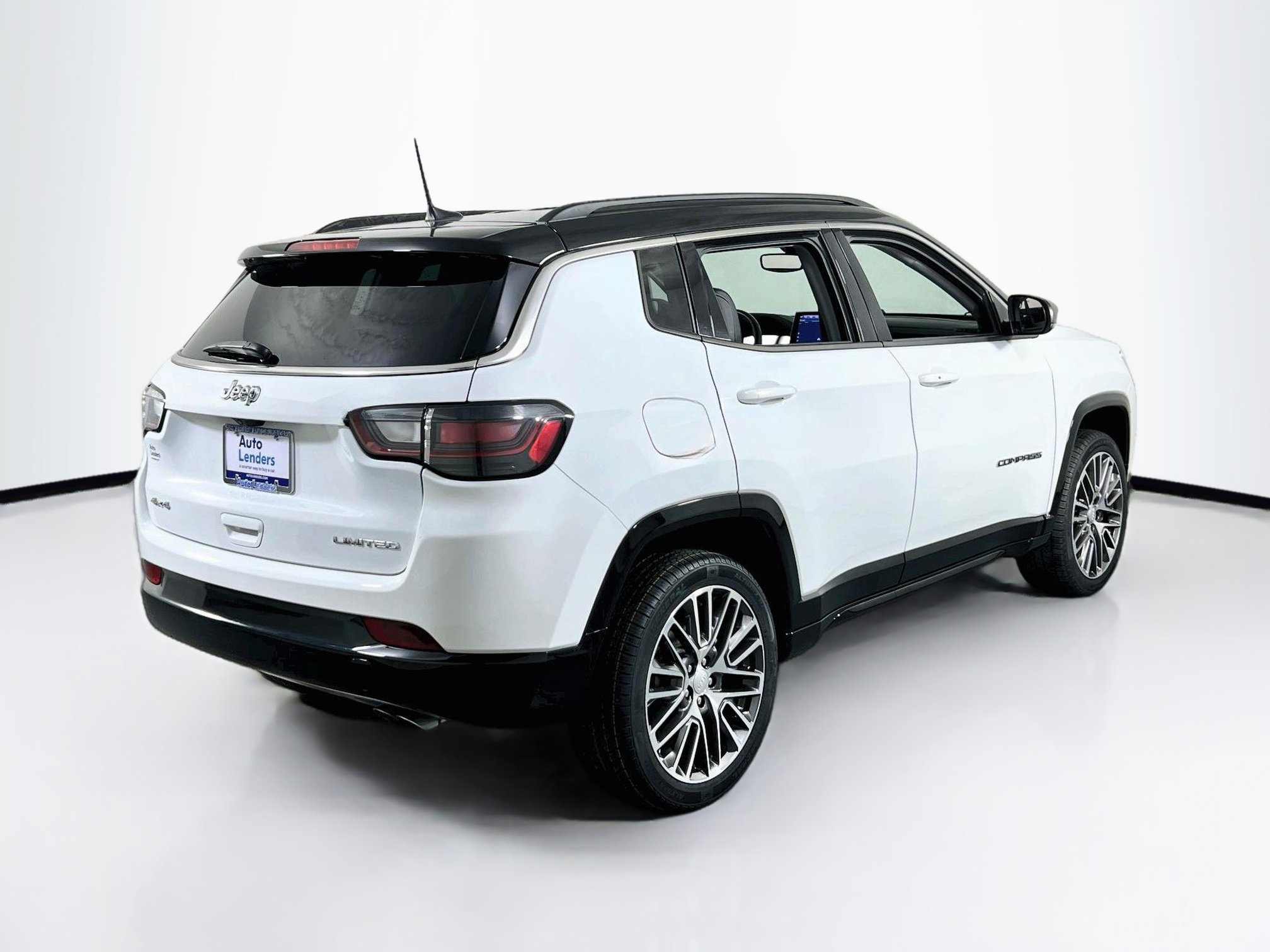 Used 2022 Jeep Compass Limited w/ Elite Group AWD/4WD image 5