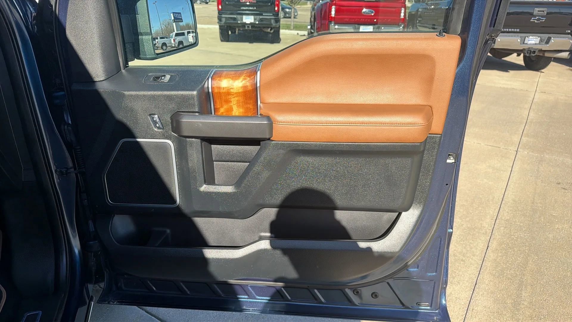 Used 2016 Ford F150 Limited w/ Trailer Tow Package image 90