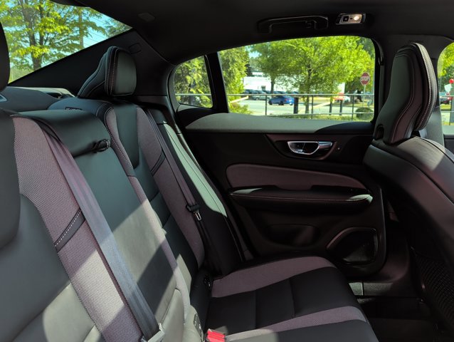 Used 2022 Volvo S60 T8 R-Design w/ Advanced Package image 19