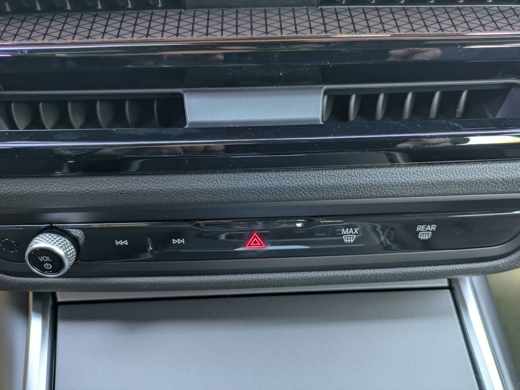 New 2025 BMW 230i xDrive Coupe w/ Convenience Package image 27