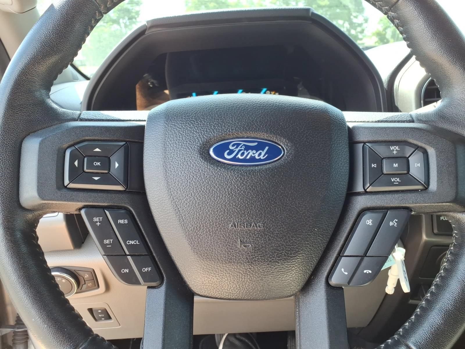 Used 2019 Ford F150 XLT w/ Equipment Group 302A Luxury AWD/4WD image 27