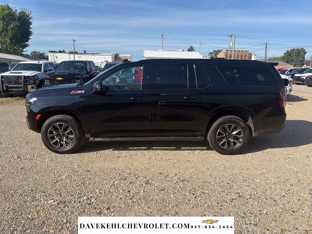 Used 2024 Chevrolet Suburban Z71 w/ Luxury Package AWD/4WD image 2