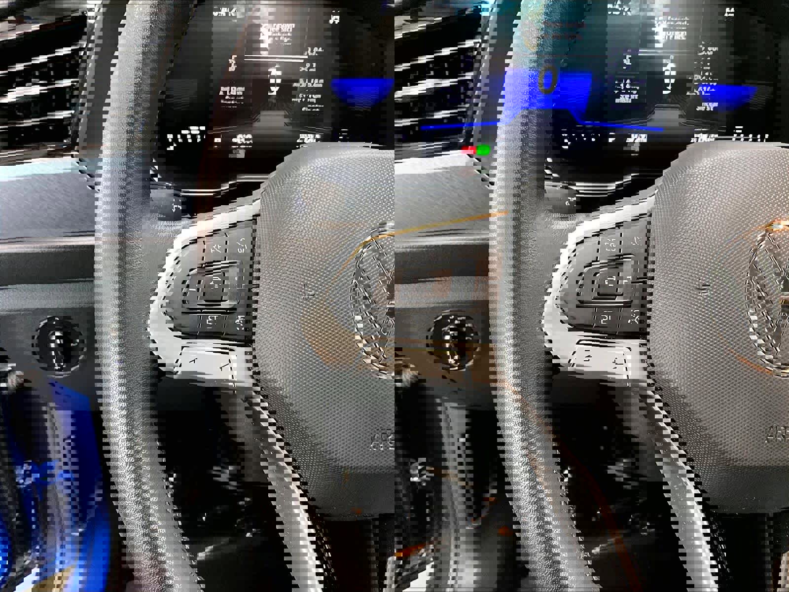 Used 2024 Volkswagen Jetta SE image 19