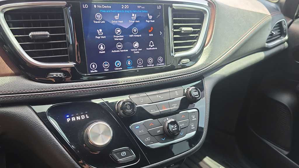 Used 2020 Chrysler Pacifica Limited FWD image 21