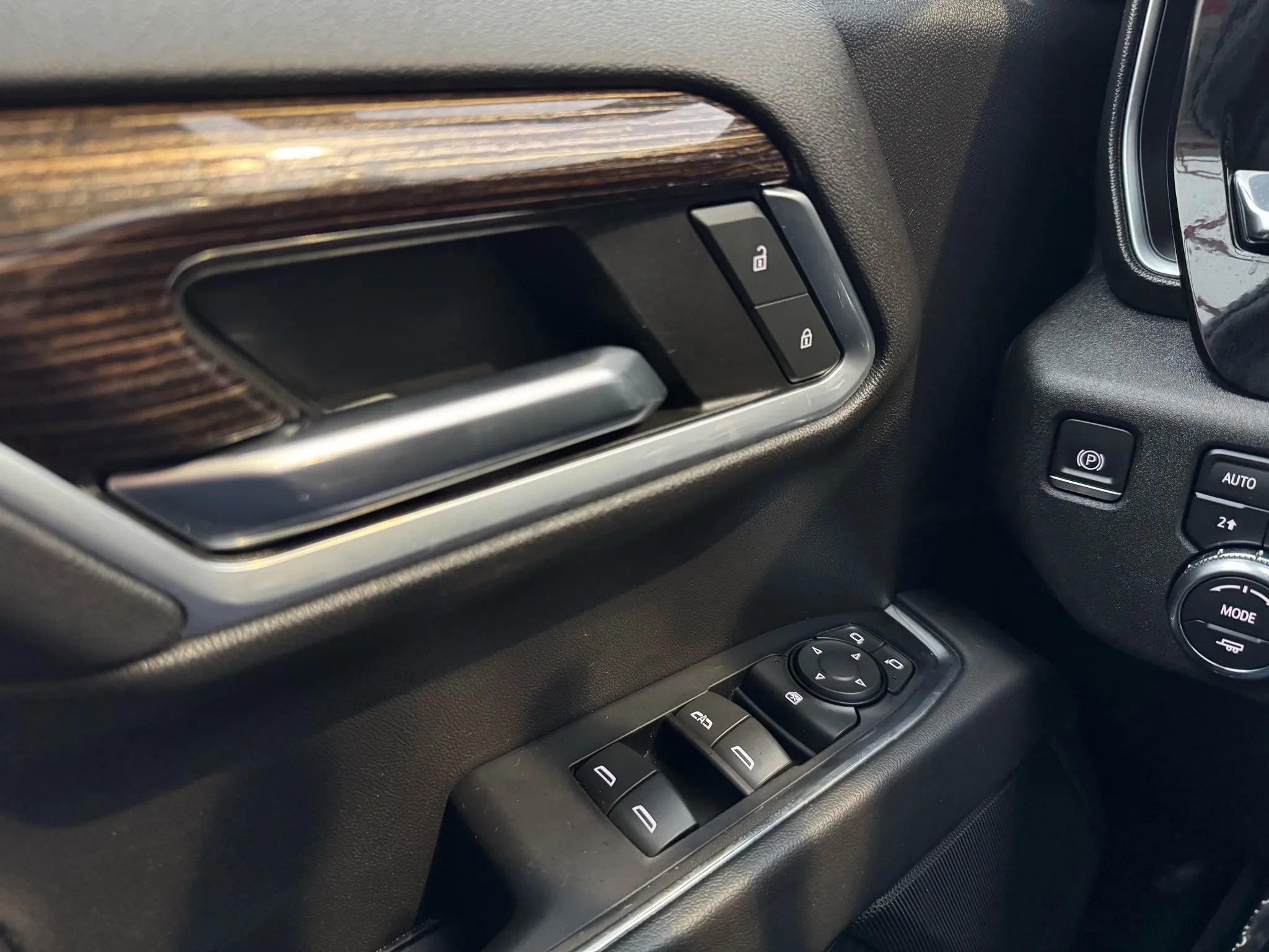 Used 2022 GMC Sierra 1500 Elevation w/ LPO, Elevation Black Package image 33