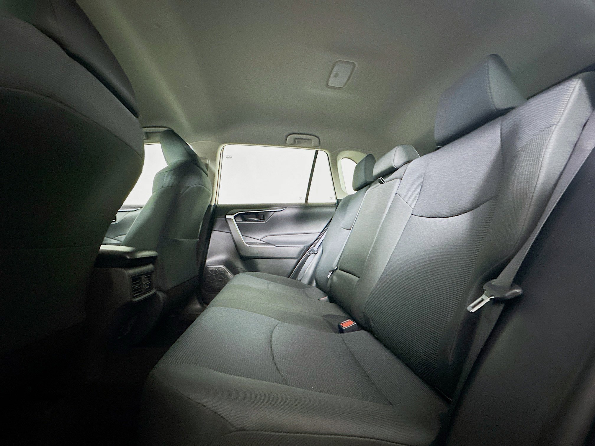 Used 2025 Toyota RAV4 LE image 27