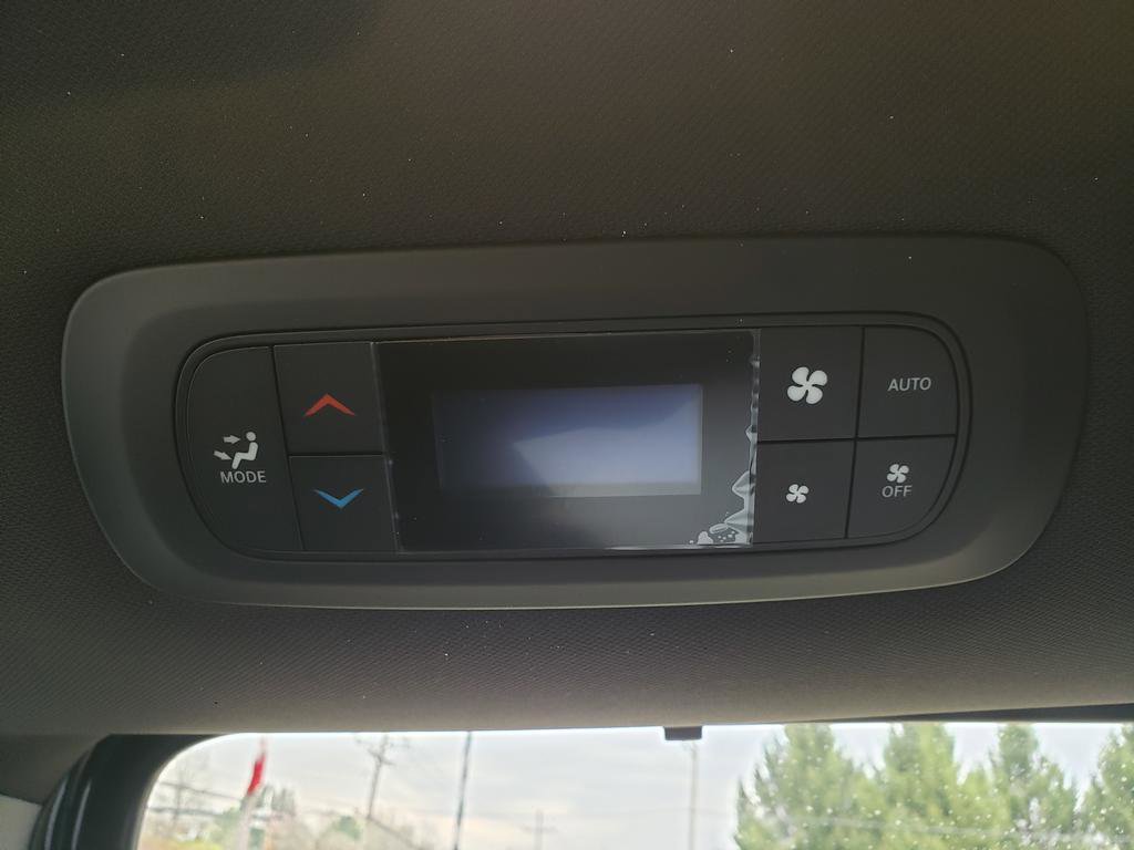 New 2026 Chrysler Pacifica Select image 13