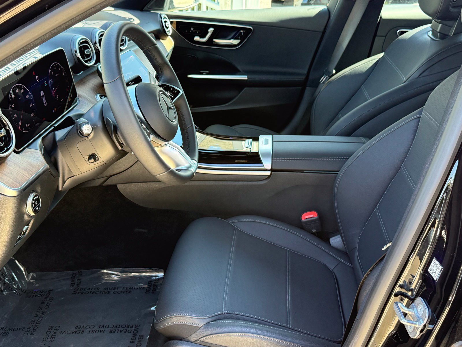 Used 2025 Mercedes-Benz C 300 Sedan image 25