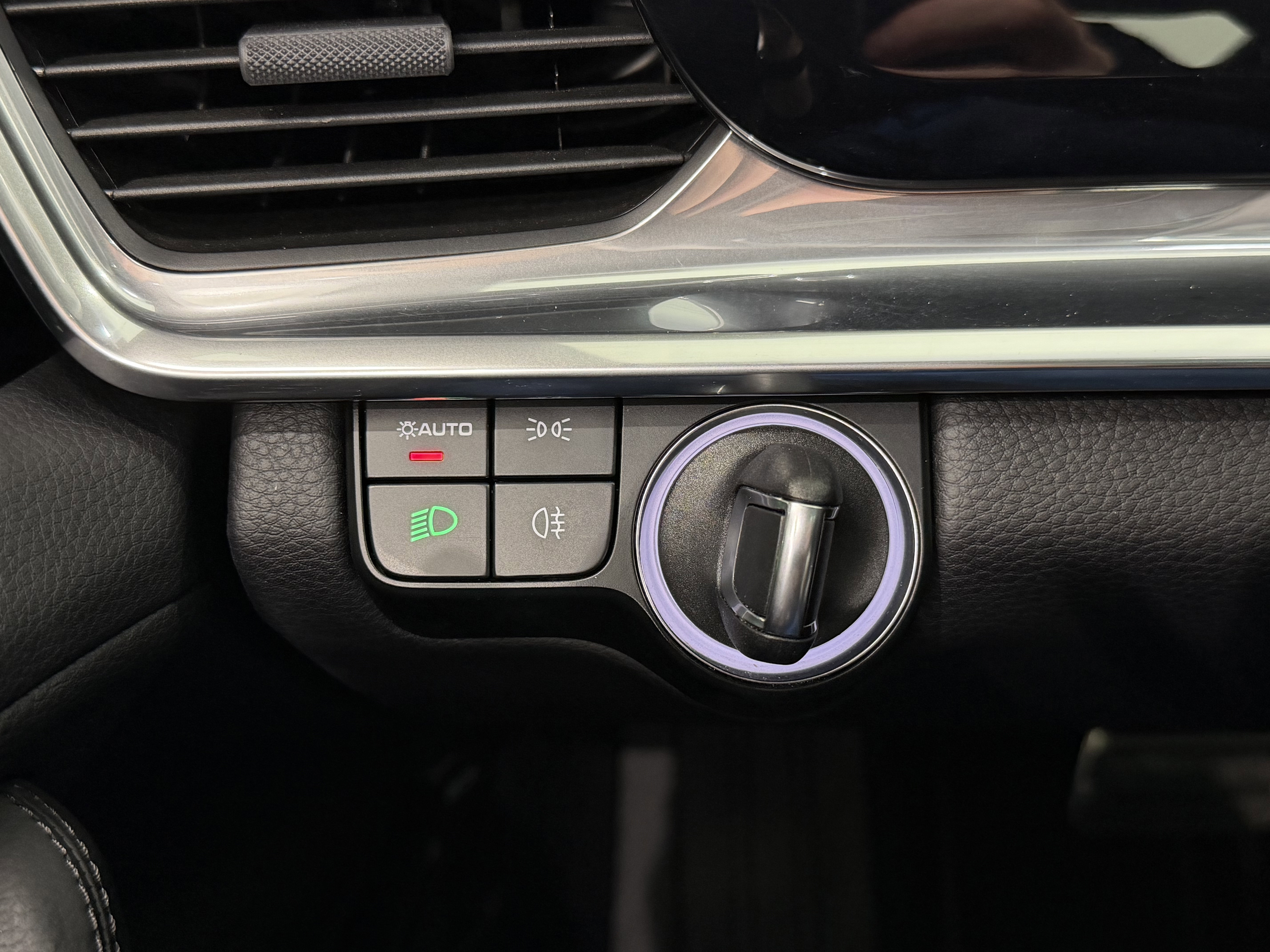 Certified 2023 Porsche Panamera 4 image 47