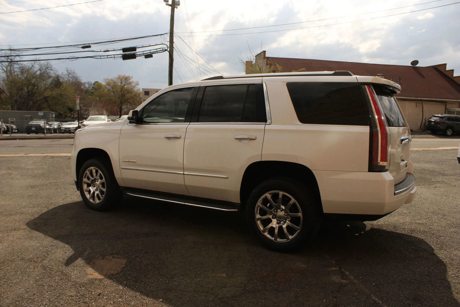Used 2016 GMC Yukon Denali w/ Open Road Package AWD/4WD image 7