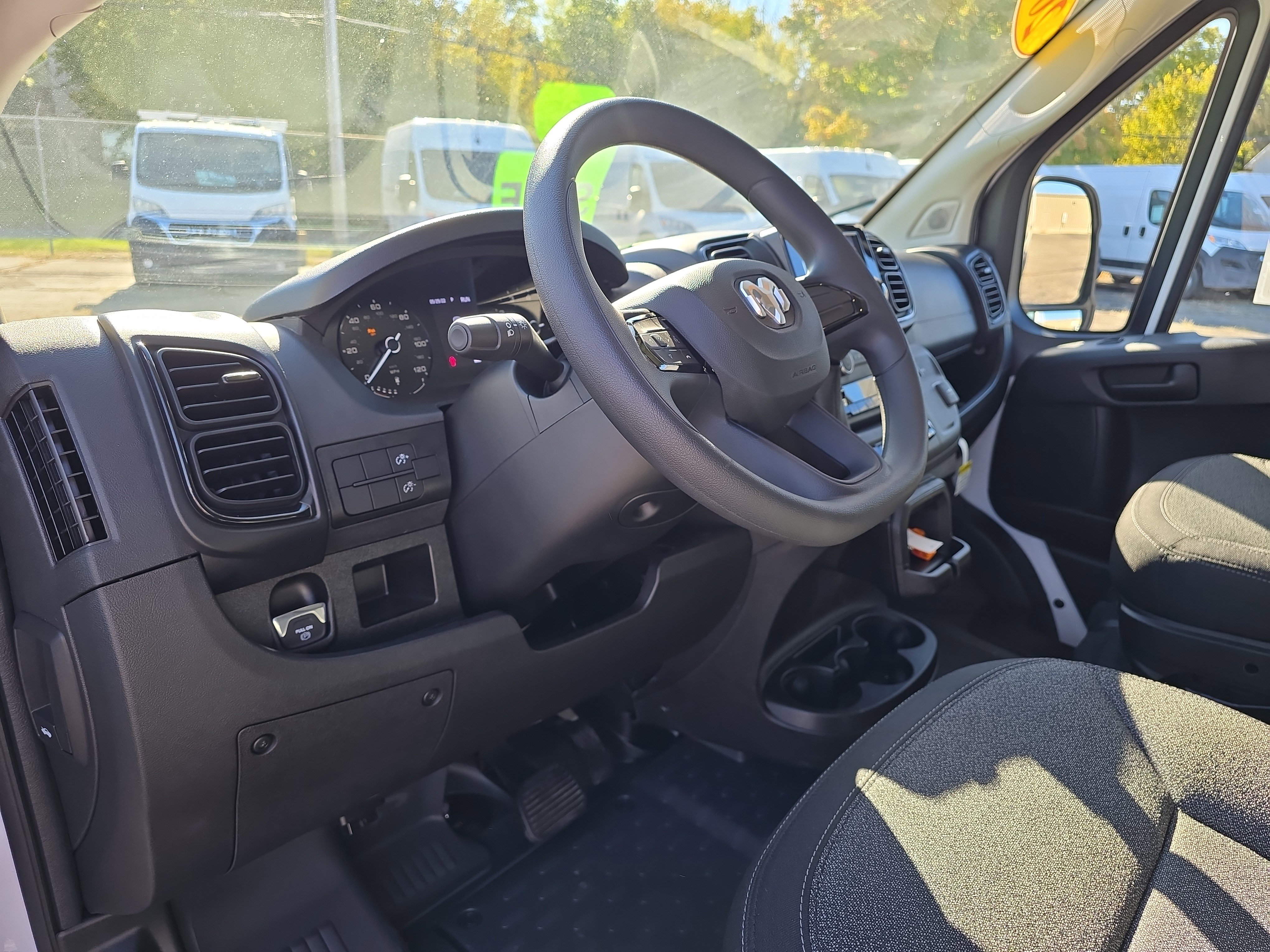 Used 2025 RAM ProMaster 2500 w/ Storage Group image 13
