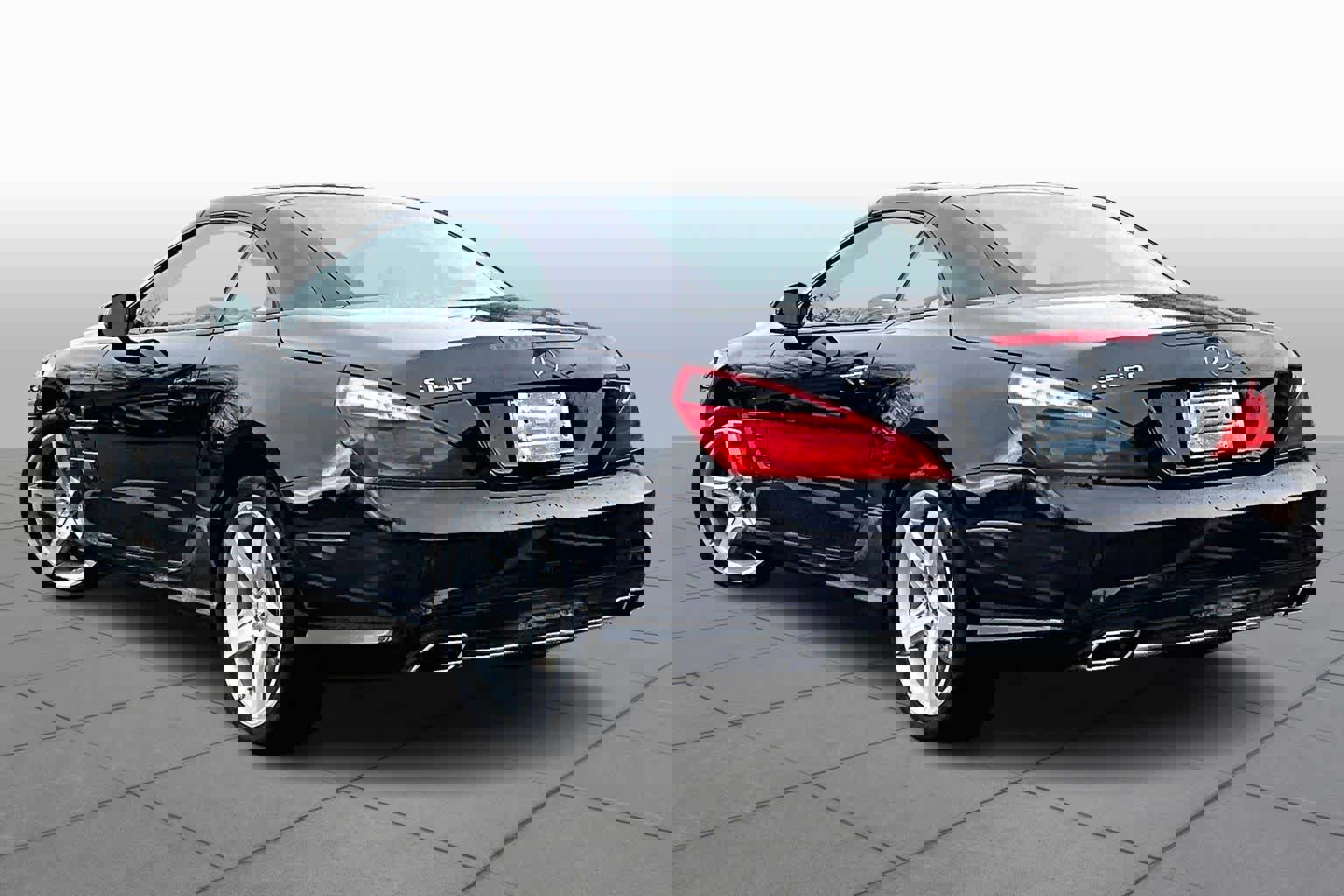 Used 2014 Mercedes-Benz SL 550 image 10