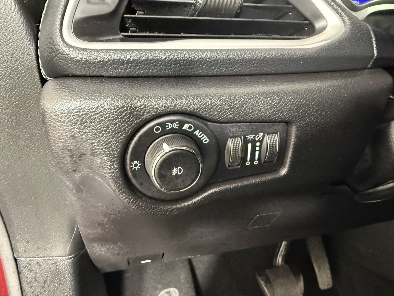 Used 2021 Chrysler Pacifica Touring-L w/ S Appearance Package FWD image 23