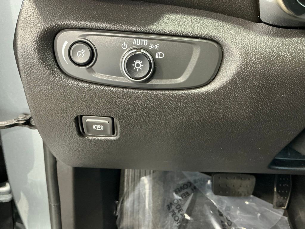 Used 2025 Chevrolet Blazer LT FWD image 40