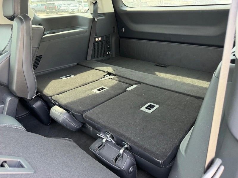Used 2025 Ford Expedition Platinum image 7