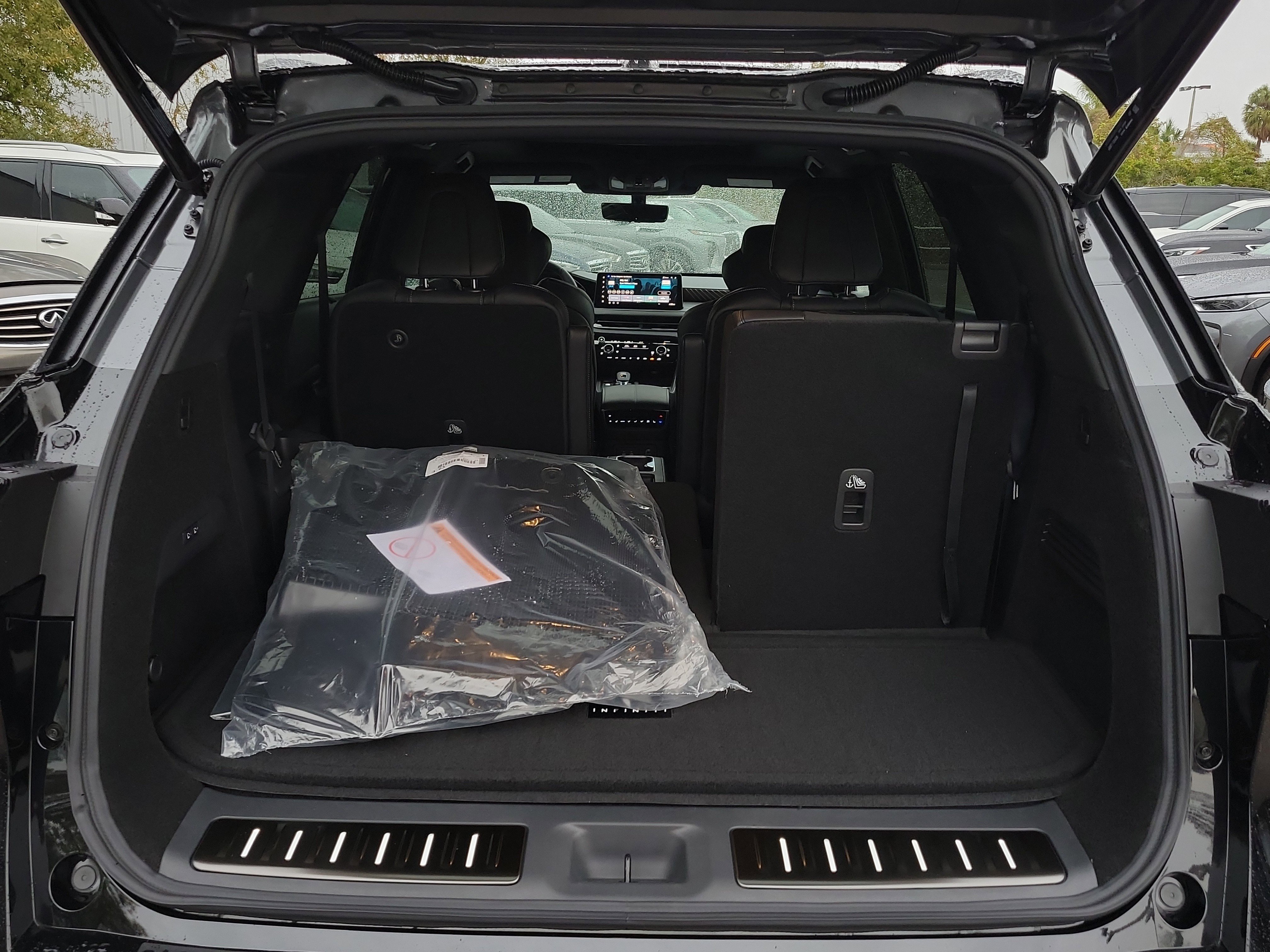 New 2026 INFINITI QX60 Autograph w/ Dark Cargo Package image 27