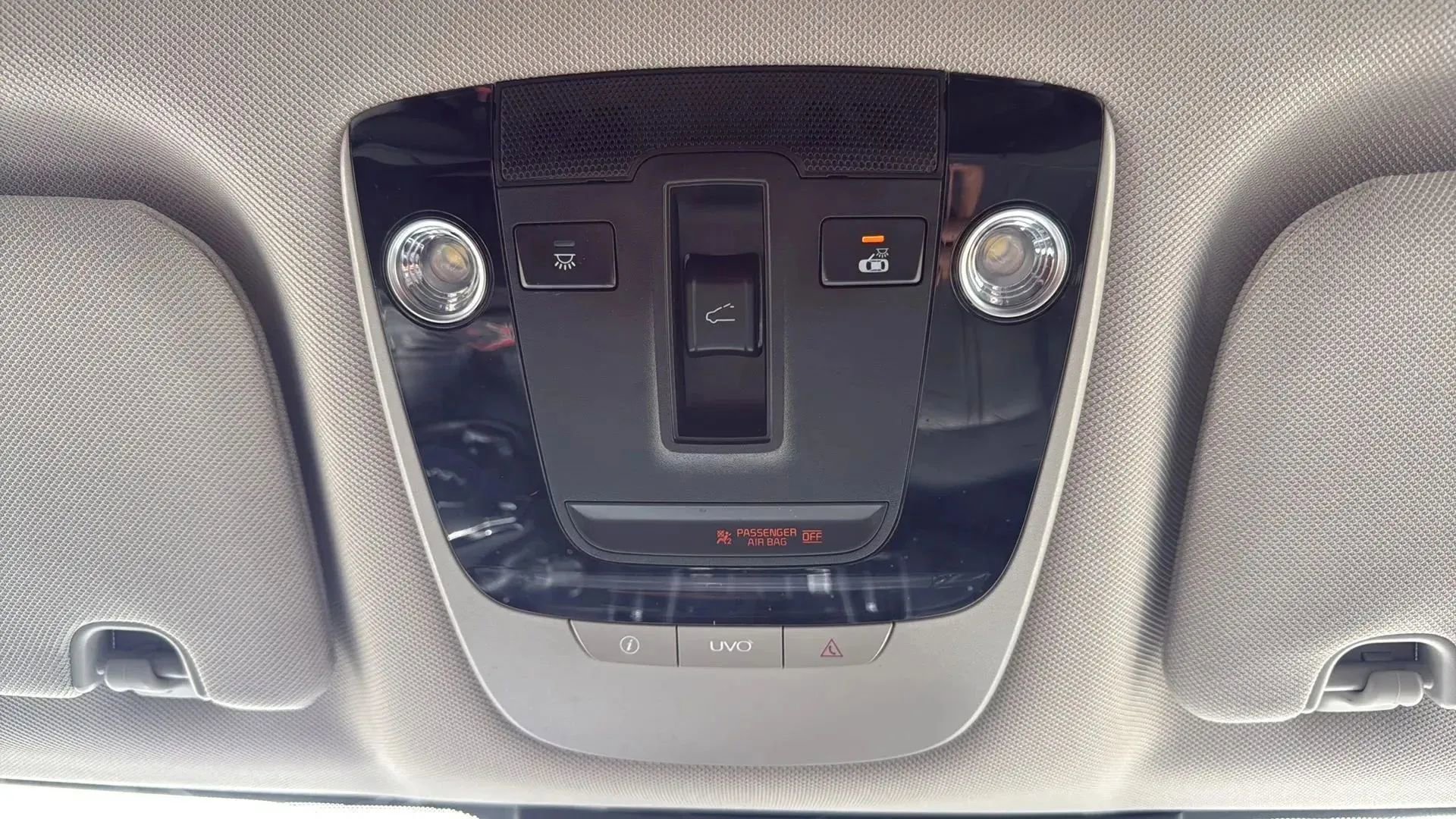 Used 2022 Kia Sorento S w/ Panoramic Sunroof Package image 21