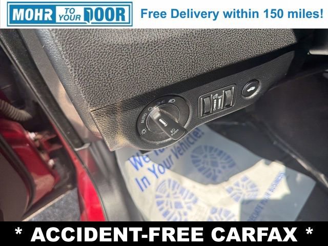 Used 2017 Chrysler 300 C RWD image 14