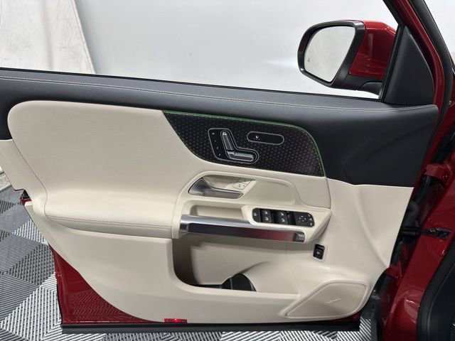 Used 2025 Mercedes-Benz GLB 250 GLB 250 image 15