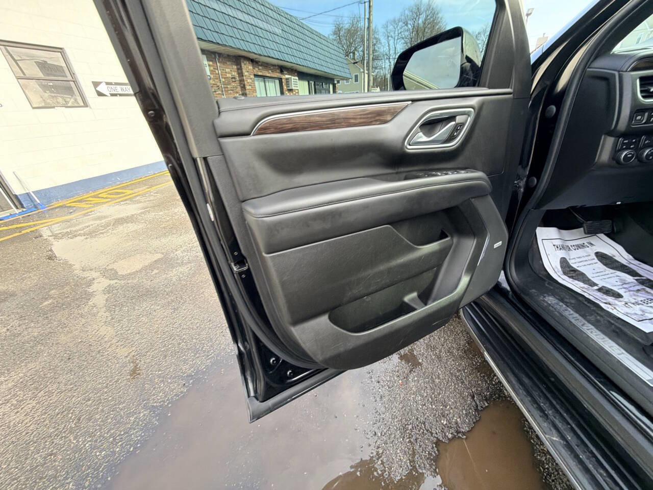 Used 2022 Chevrolet Suburban LT image 40