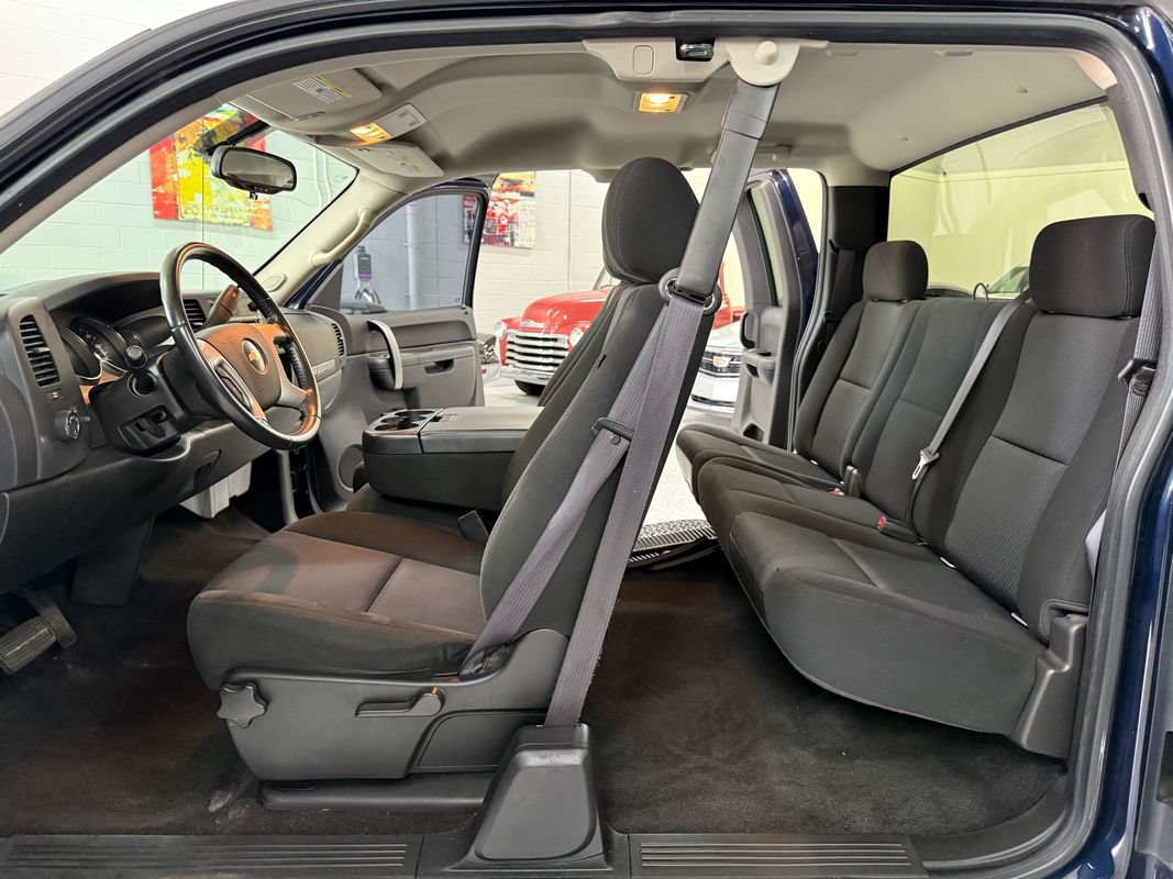 Used 2010 Chevrolet Silverado 1500 LT AWD/4WD image 16