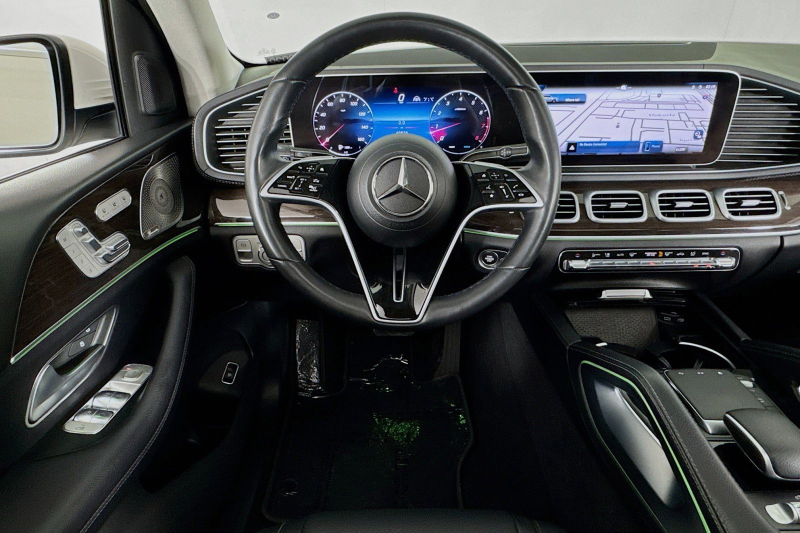 Used 2024 Mercedes-Benz GLS 450 4MATIC image 5