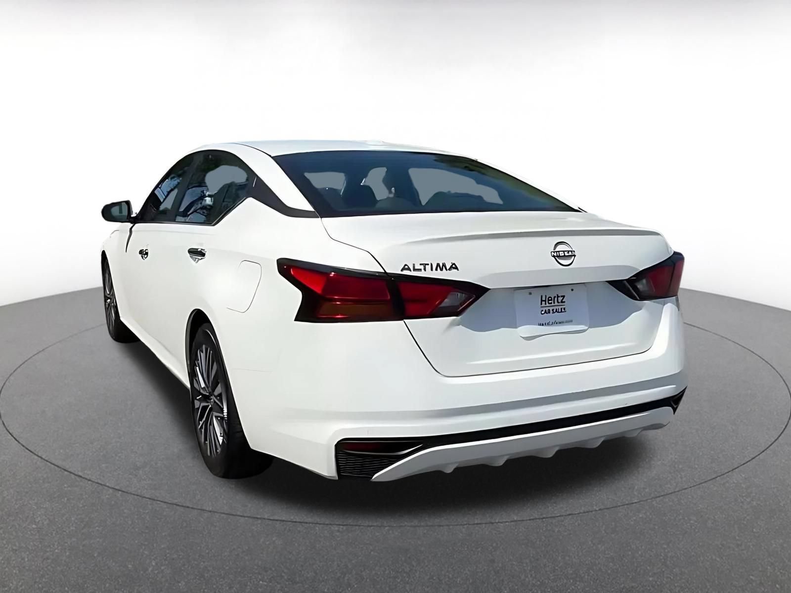 Used 2025 Nissan Altima 2.5 SV FWD image 11