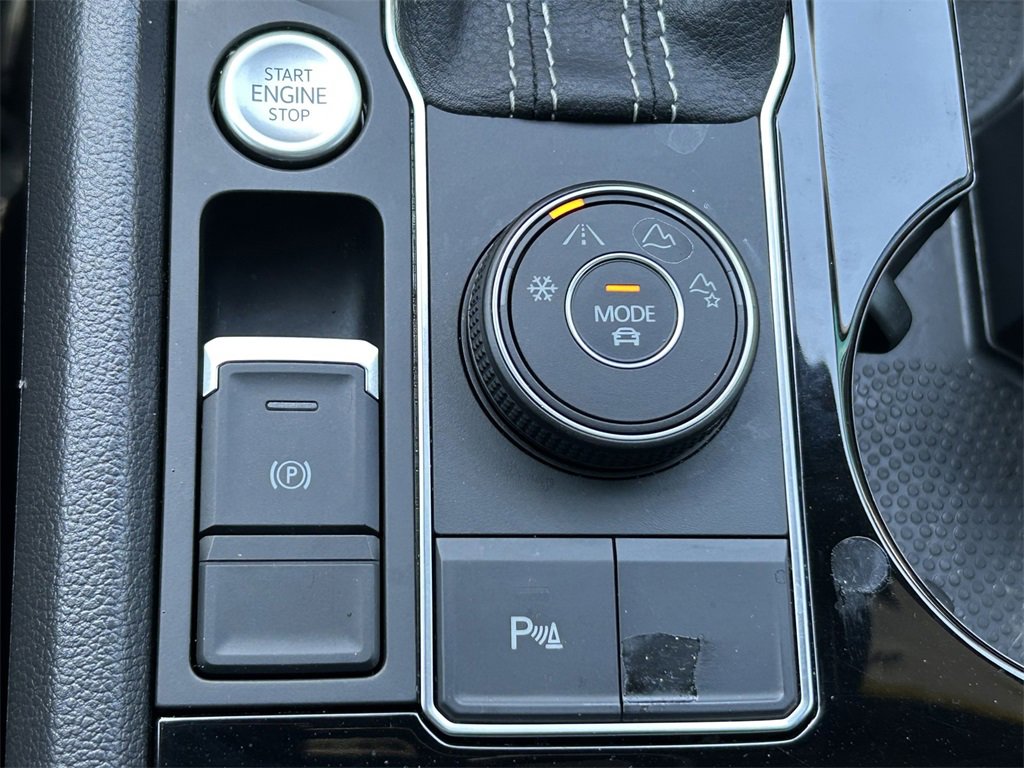 Used 2022 Volkswagen Atlas Cross Sport SE image 24